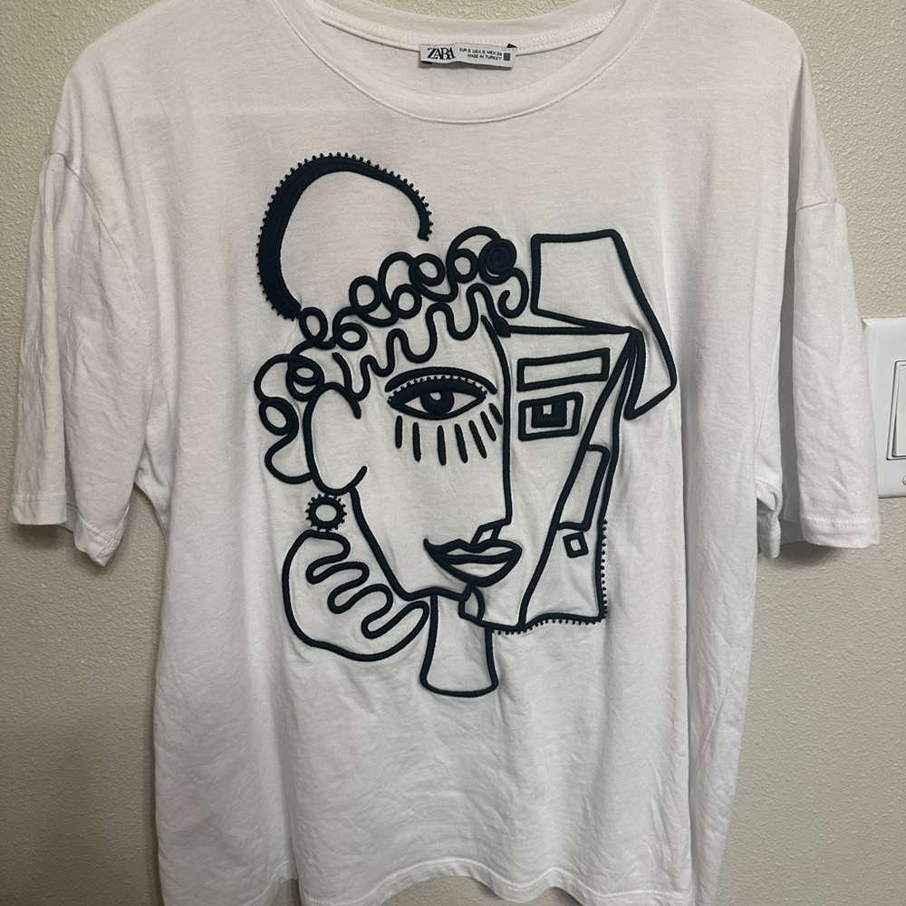 Zara White Graphic T-Shirt